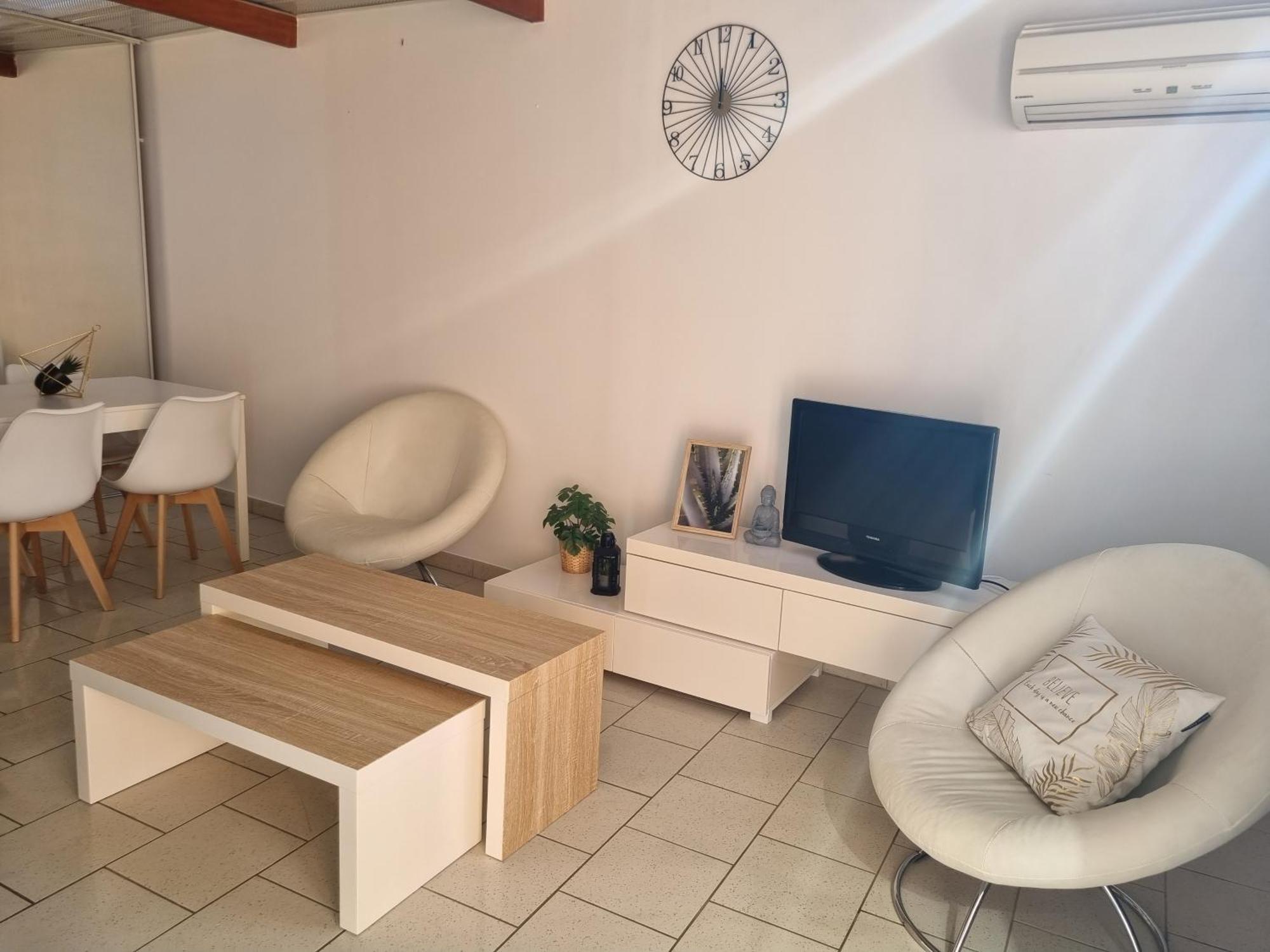 Cameos - Appartement Avec Terrasse Locairbi Le Crès Extérieur photo